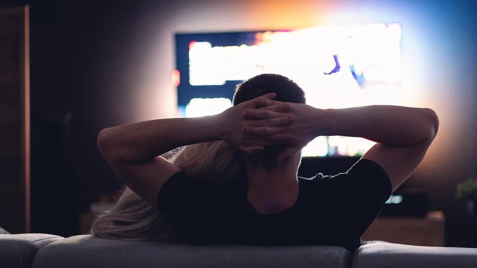 TV-skärm i ett rum